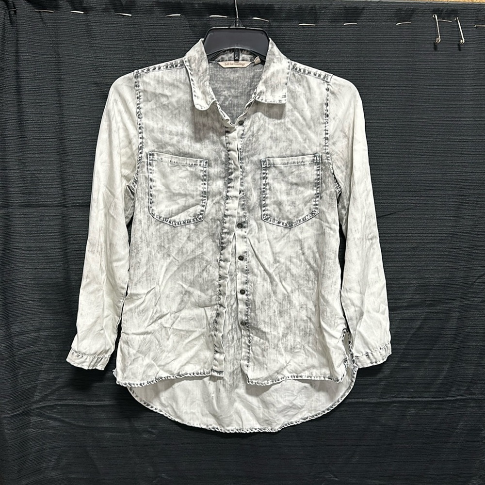 Soft surroundings women’s acid‎ wash grey n white button up shirt Size S